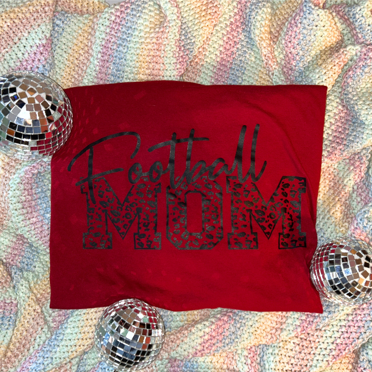 Football Mom 🏈 T-shirt
